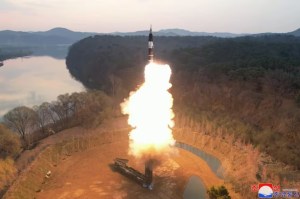 Corea del Sur alerta que Pyongyang prepara ataques contra sus embajadas