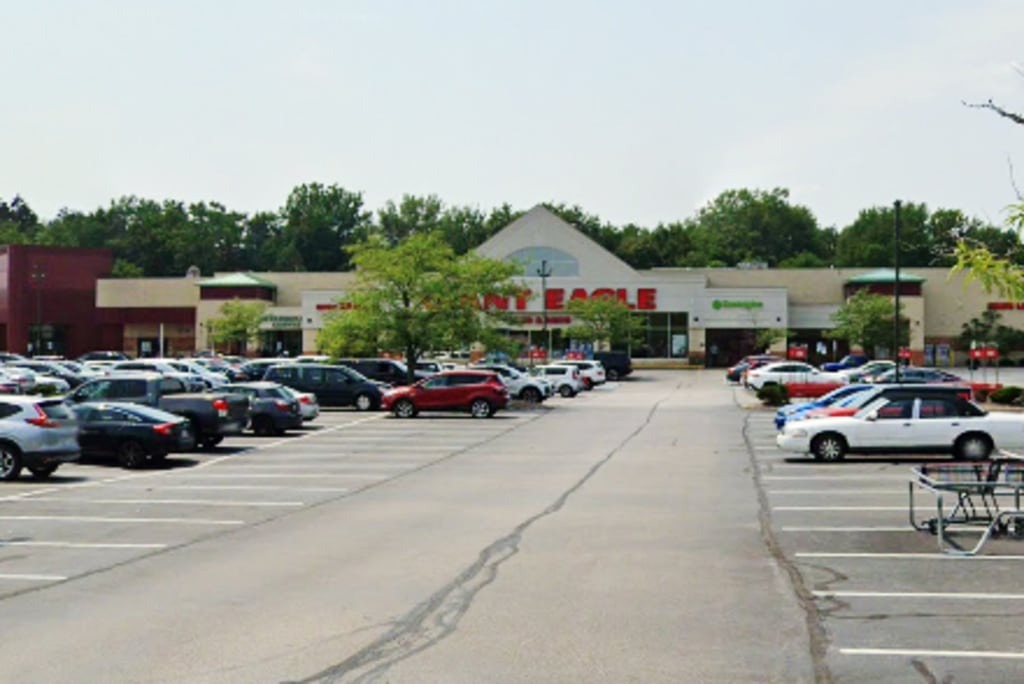 Pánico en supermercado de Ohio: niño falleció tras ser apuñalado por una extraña que también atacó a su madre