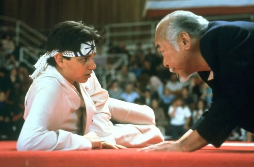 Karate Kid cumple 40: la verdadera identidad del Señor Miyagi y por qué es incorrecto el Salto de la Grulla