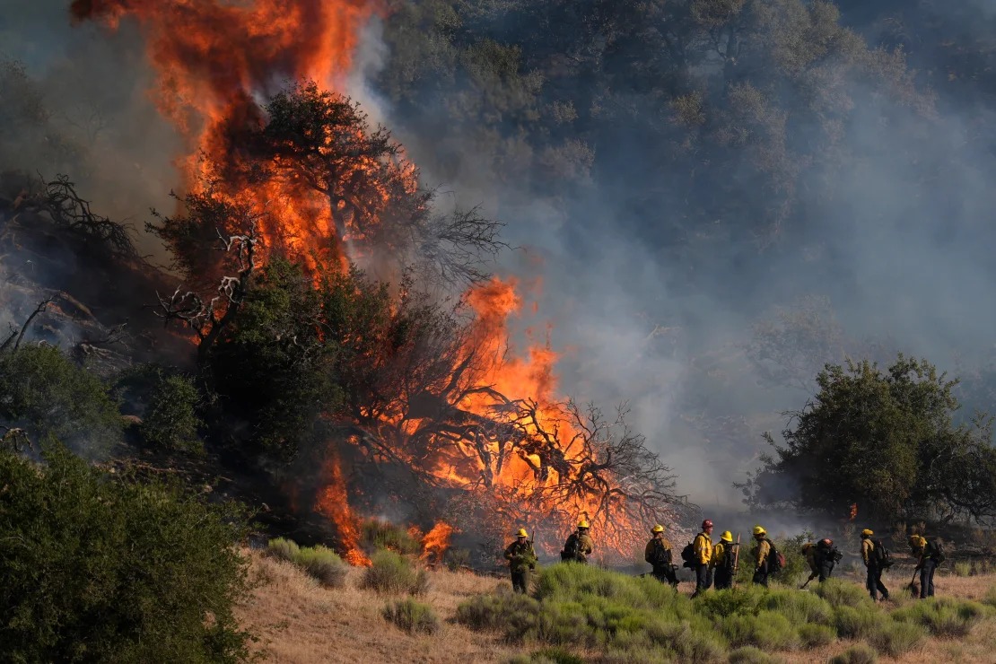 Devastador incendio en Los Ángeles ha consumido más de seis mil hectáreas: centenares fueron evacuados